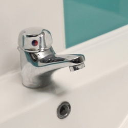 Bostik DIY Germany tutorial how to sea a sink teaser image