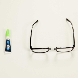 Bostik DIY Bulgaria tutorial how to repair broken glasses step 1