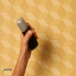 DIY Bostik UK Ideas & Inspiration - Wallpaper repair with spray glue 5