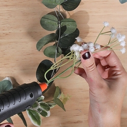 Bostik DIY New Zealand tutorials Wreath banner image