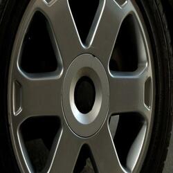 Lithuania tutorial cleaning tyres and rims teaser image