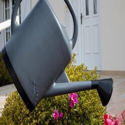 Romania tutorial repair cracked watering can teaser image