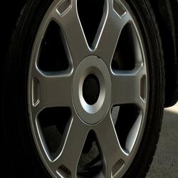 Poland Cleaning tyres and rims teaser image