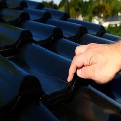 diy-bostik-uk-ideas-inspo-cracked-roof-tile-repair-teaser.jpg