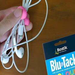 Hong Kong EN Quick And Easy Way To Organize Your Earphones With Blu Tack Colour teaser