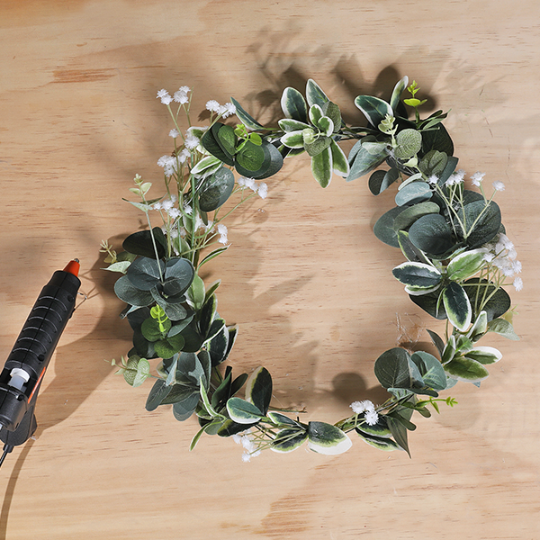 Bostik DIY New Zealand Christmas Wreath