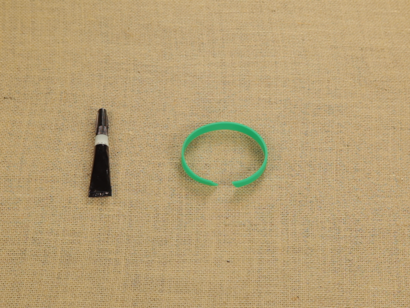 Bostik DIY Romania How To Repair Bracelet With Advanced Gel Super Step 1