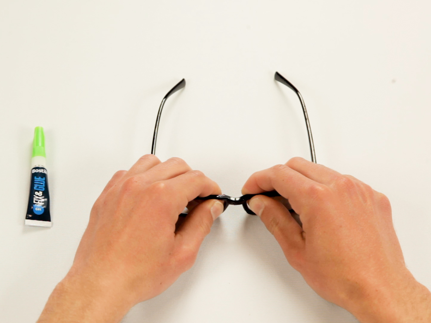 Bostik DIY Romania How To Repair Broken Glasses With Fix & Glue Step 4