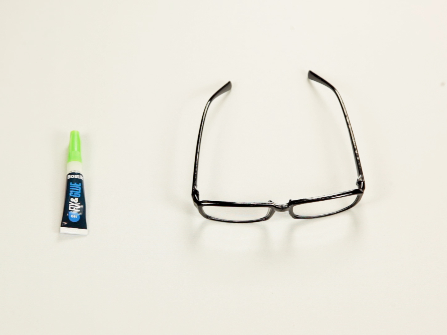 Bostik DIY Romania How To Repair Broken Glasses With Fix & Glue Step 5