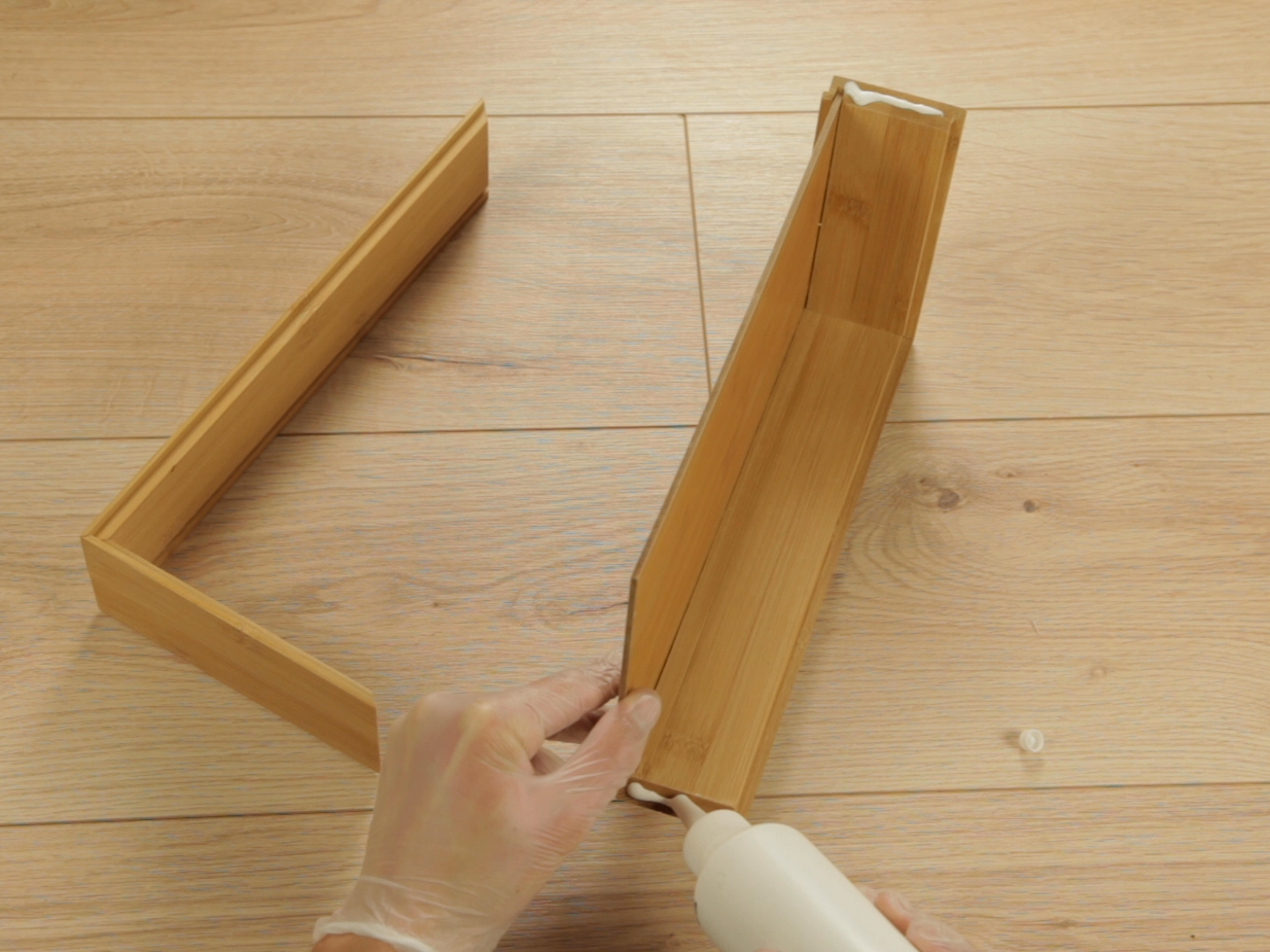 Bostik DIY Romania How To Repair Wood Box With D2 Fast Wood Glue Step 2