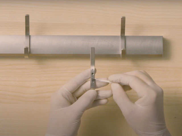 Bostik DIY Poland tutorial how to glue metal to metal step 2