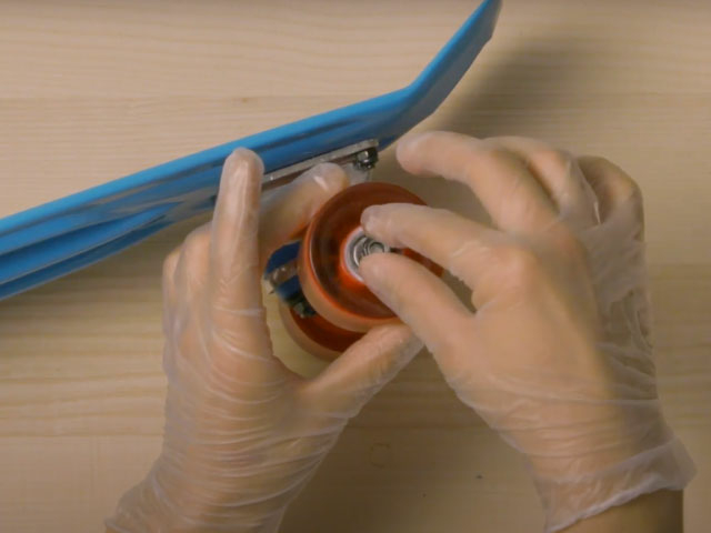 Bostik DIY Poland tutorial how to lock a thread step 3