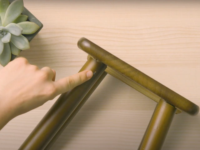 Bostik DIY Poland how to remove super glue from furniture step 2