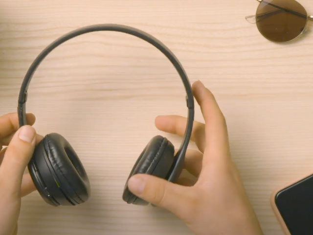 Bostik DIY Poland tutorial how to reapair headphones step 4