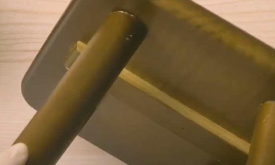 Poland Tutorial How to remove cyanoacrylate glue from furniture teaser image