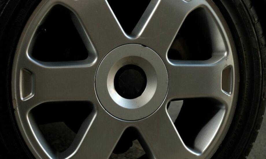 Latvia tutorial cleaning tyres rims teaser image