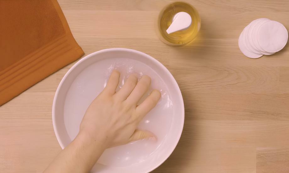 Moldova RO how to remove super glue from skin teaser image