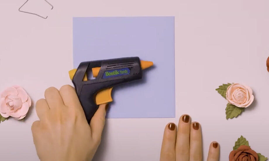 New Zealand how to use glue gun teaser image
