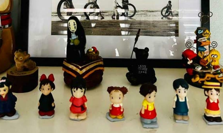 Philippines design shelf hack with blu tack teaser