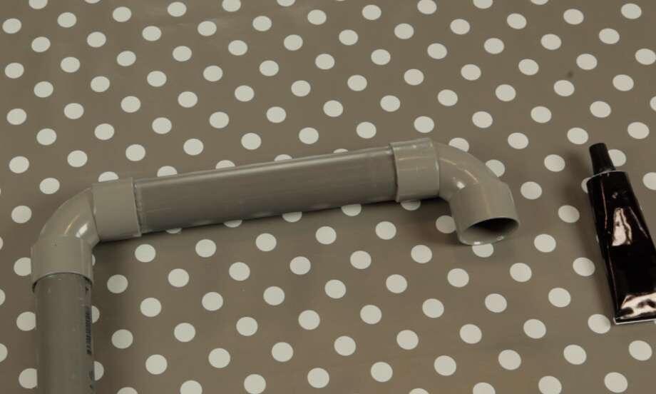 Romania how to repair hard plastic with glue teaser image