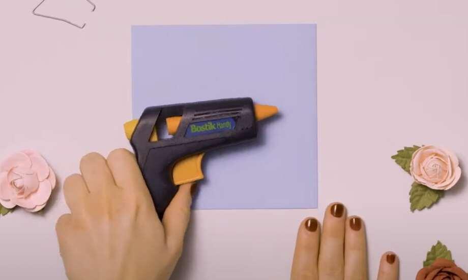 Singapore how to use glue gun teaser image