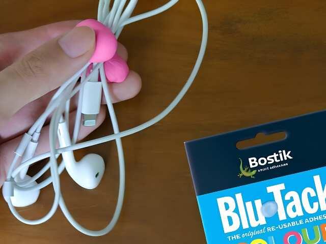 Hong Kong EN Quick And Easy Way To Organize Your Earphones With Blu Tack Colour teaser