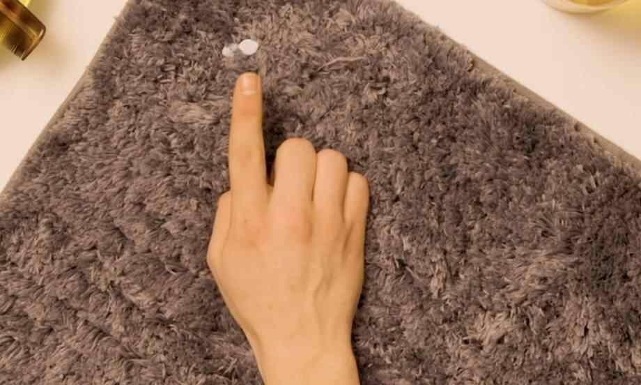 Hong Kong Mandarin Chinese how to remove Blu Tack from carpet teaser