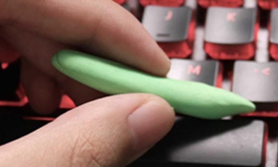 Hong Kong Mandarin Chinese how to clean your keyboard with blu tack teaser