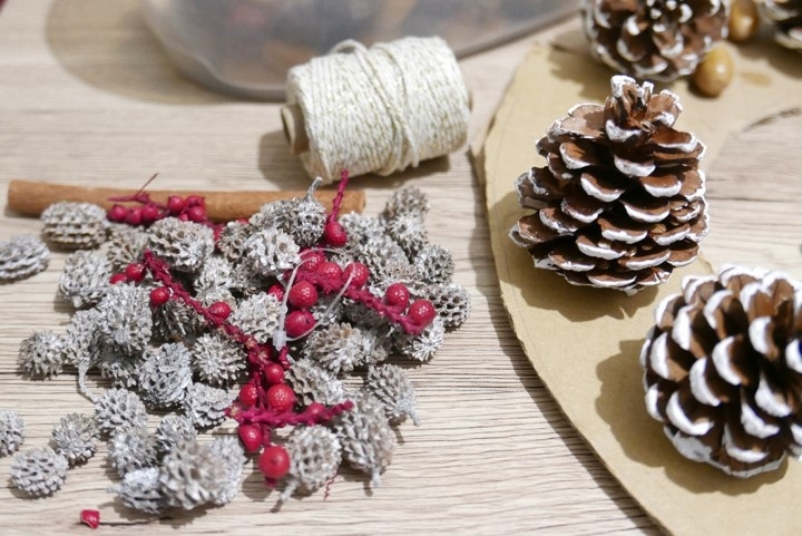 Bostik DIY Natural Christmas Wreath step 1