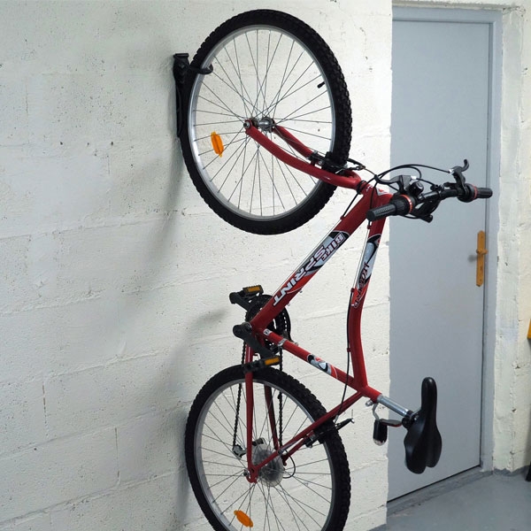 Bostik DIY France Tutorial How to fix a bike rack to wall step 5