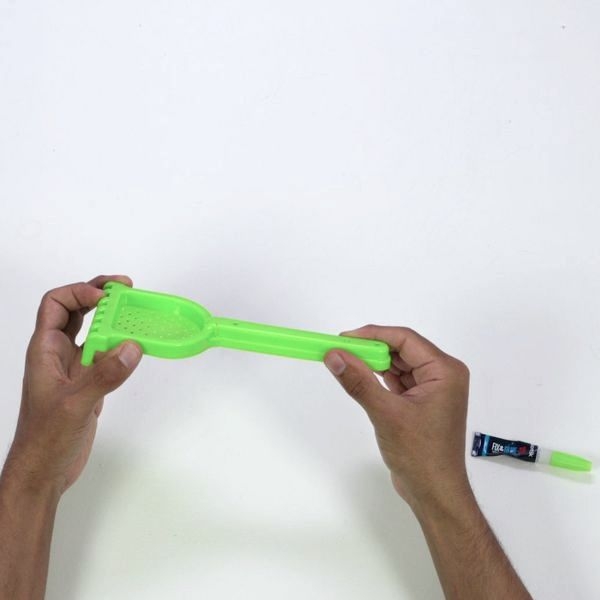 Repairing a plastic toy with Bostik Fix & Glue AU