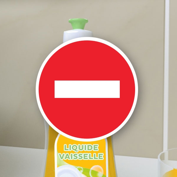 Bostik DIY France tutorial smoothing spray vs dishwashing soap step 1