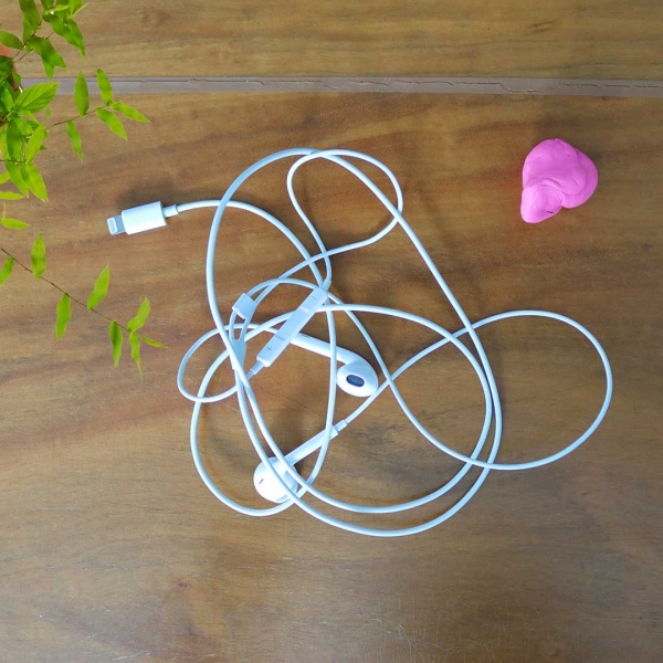 Bostik DIY Philippines tutorial Quick and Easy Way to Organize Your Earphones with Blu Tack Colour Step 1