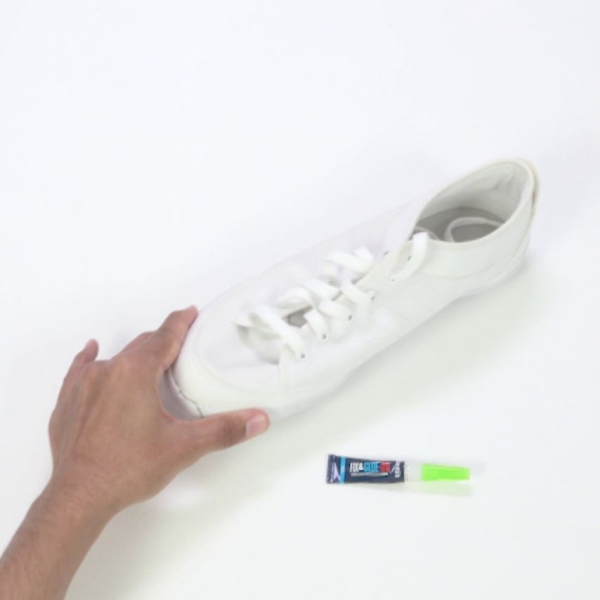 Bostik DIY Ireland Ideas Inspiration Repair a Shoes sole step 1