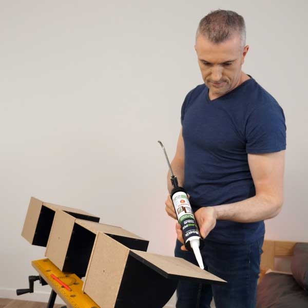 Bostik DIY Germany tutorial How to fix a shelf step 1