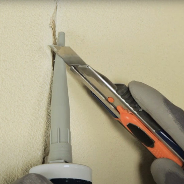 Bostik DIY Russia How to repair crack in the wall step 2