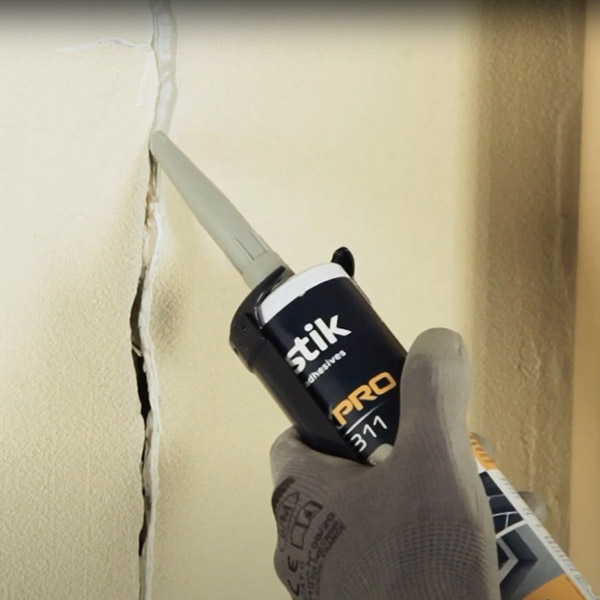 Bostik DIY Russia How to repair crack in the wall step 4
