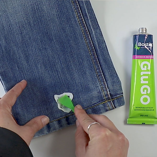 Bostik DIY South Africa Tutorial How to remove chewing gum from jeans step 2