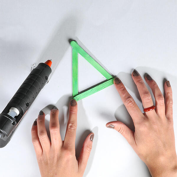 bostik-diy-australia-tutorial-christmas-tree-decorations-Step-1