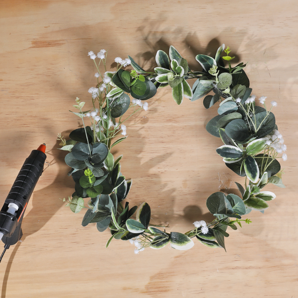 Bostik DIY New Zealand tutorials Wreath step 5