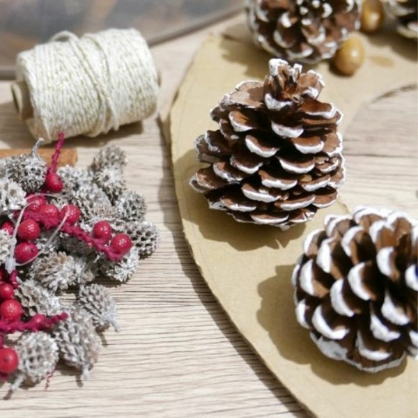 DIY Bostik UK Ideas & Inspiration - DIY Christmas wreath step 2
