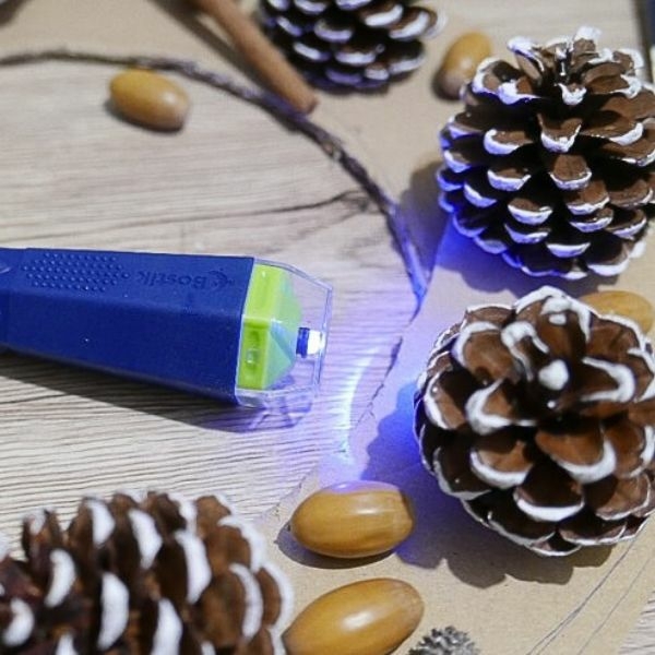 DIY Bostik UK Ideas & Inspiration - DIY Christmas wreath step 4