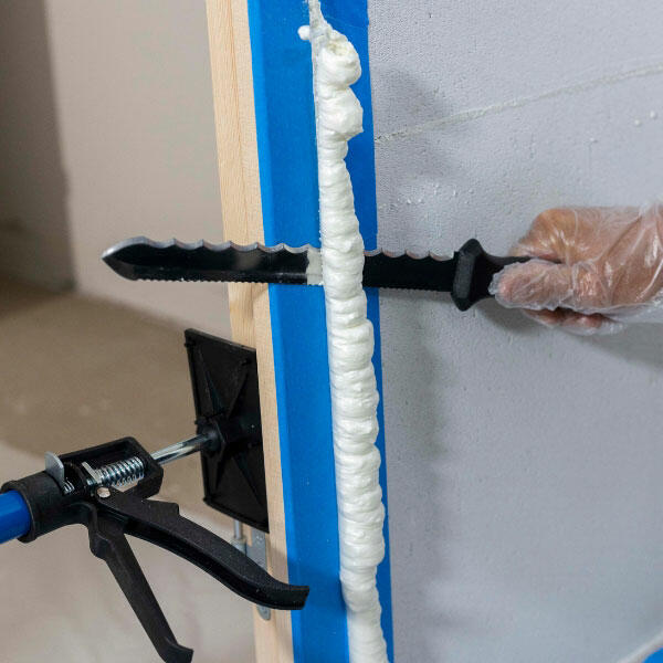 Bostik DIY Moldova instalarea usii interioare spuma turbo plus step 8