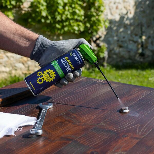 Bostik DIY Poland sposob na zapieczona srube step 2