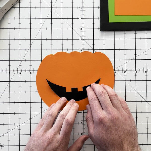 Bostik DIY Hong Kong Mandarin Chinese Tutorial Halloween Pumpkin Step 2