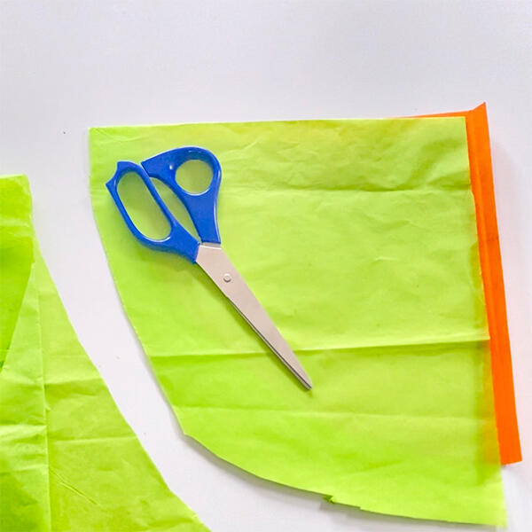 Bostik DIY Hong Kong Mandarin Chinese easter carrot basket step 6