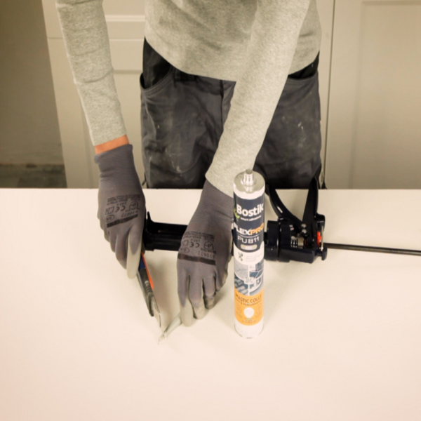 Bostik DIY Moldova Romania Cum lipesti o tigla ceramica semicirculara pas 2