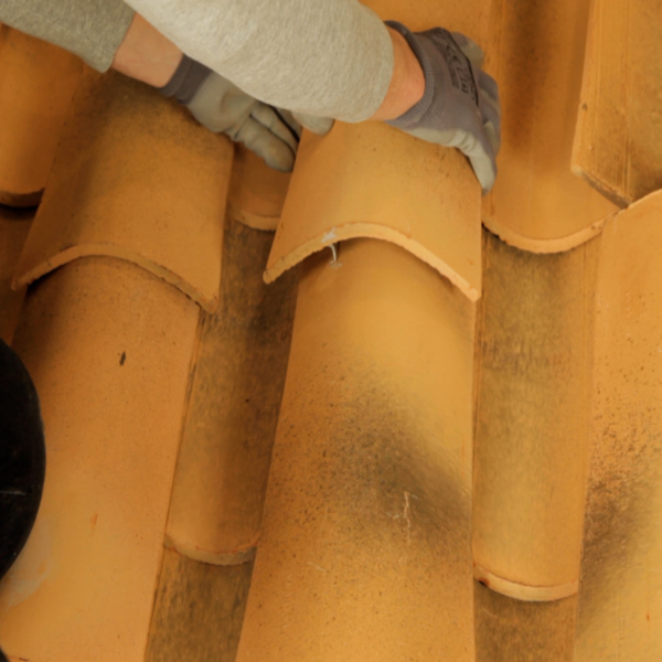 Bostik DIY Moldova Romania Cum lipesti o tigla ceramica semicirculara pas 4