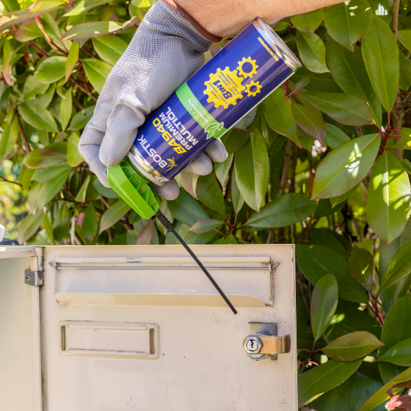 Bostik DIY Moldova Romania Intretinerea cutiei postale step 3