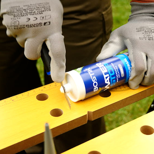 Bostik DIY Moldova Romania Waterstop etanseaza rostul sortului metalic Step2 600x600